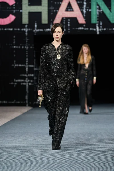 Look 69